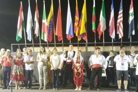 MÚSICA, CANTO, DANZA Y COLORIDO EN FUENTE DE CANTOS FESTIVAL FOLKLÓRICO INTERNACIONAL